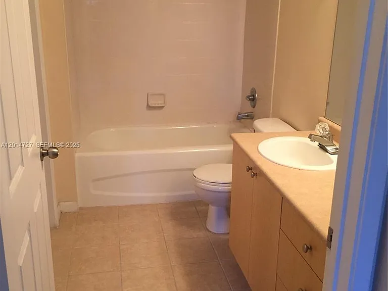 1900 Van Buren St #214B — Photo 8