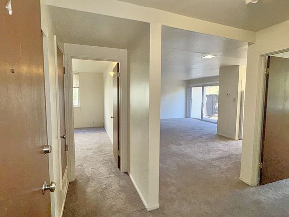 4th image of 1550 Walnut St APT 4