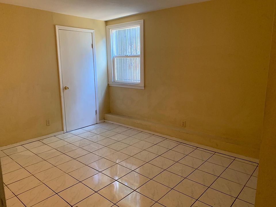 2nd image of 830 E 18th St #B