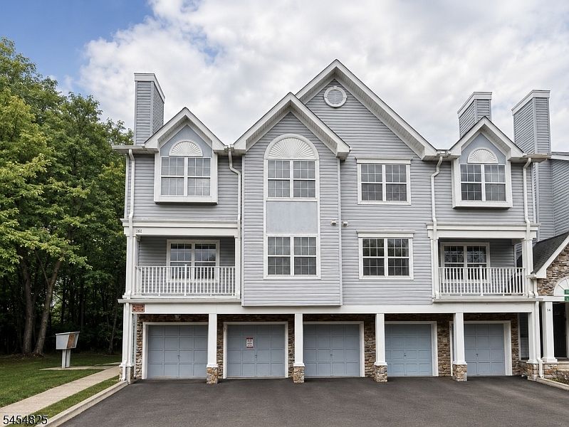 1st image of 151 Prestwick Way