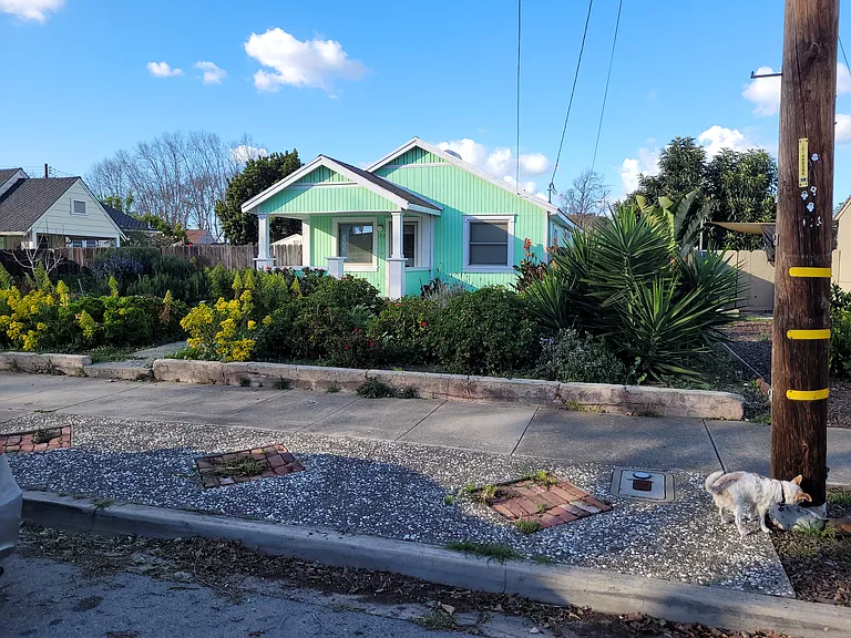 152 Vine St — Photo 1
