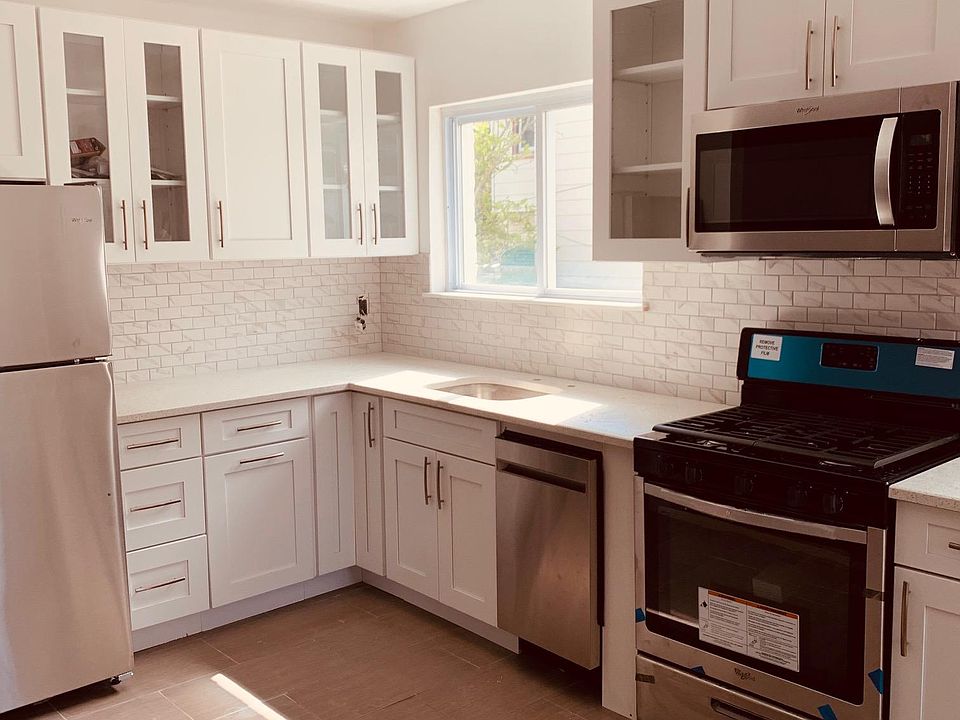 1st image of 3720 Lyme Ave #1