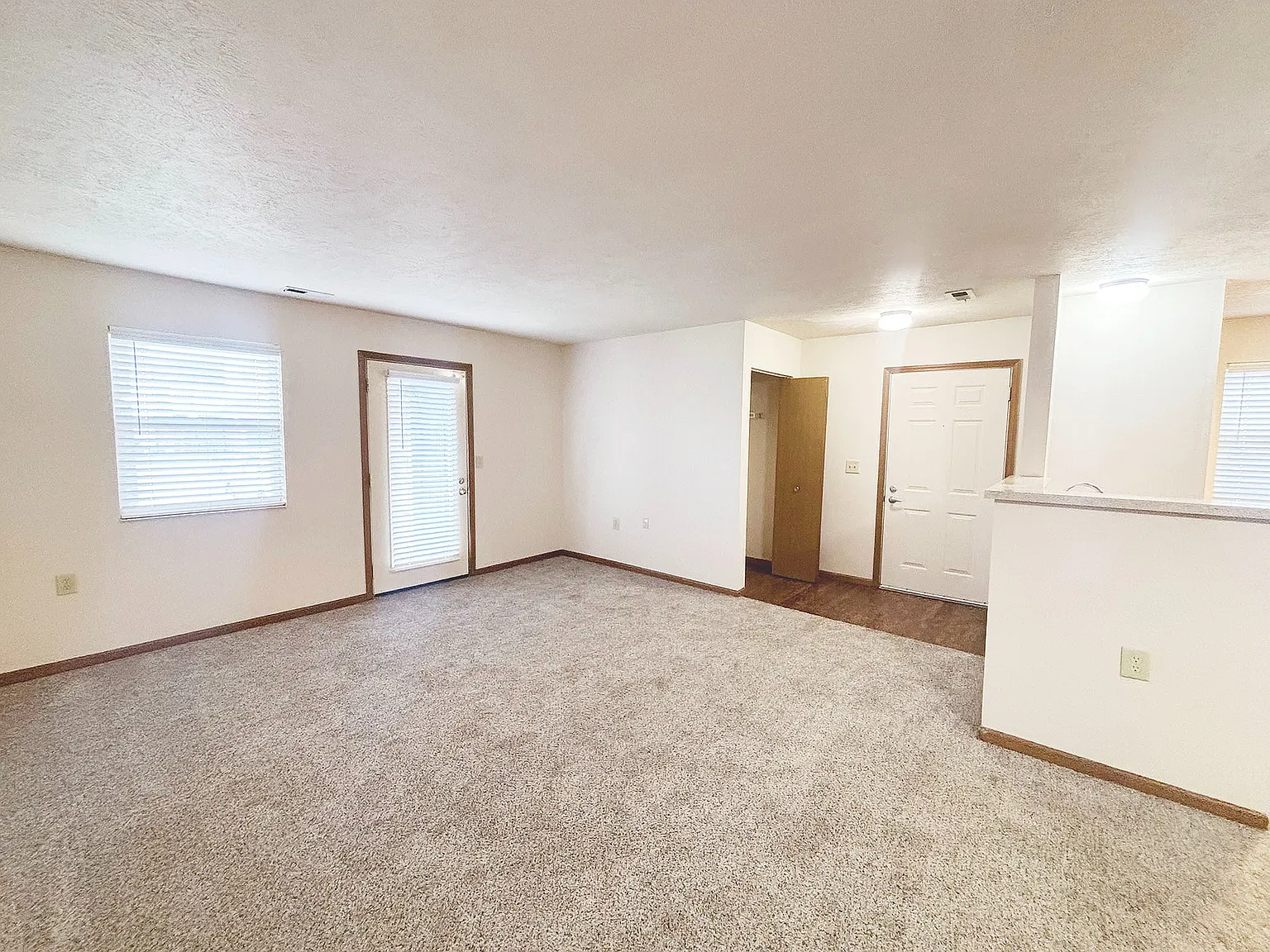 Amberwood Place — Photo 4