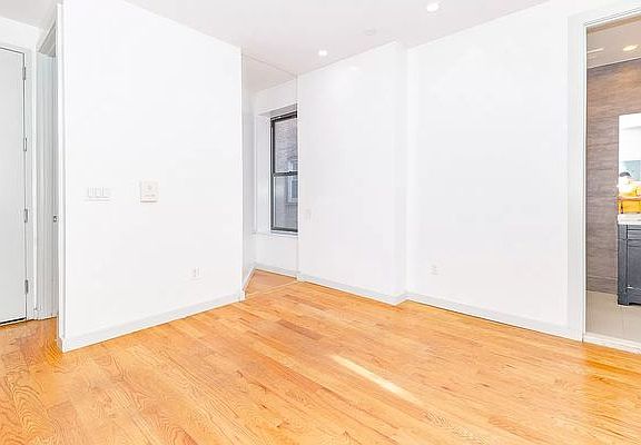 4th image of 419A Classon Ave #2B