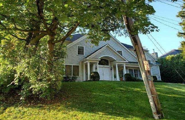 2nd image of 208 Bon Air Ave