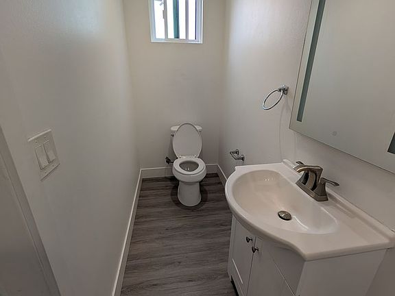 5th image of 3711 1/2 Halldale Ave #3