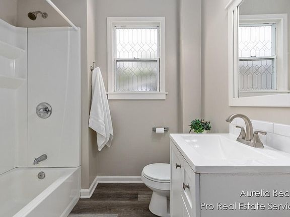 4th image of 555 Pettibone Ave NW #1