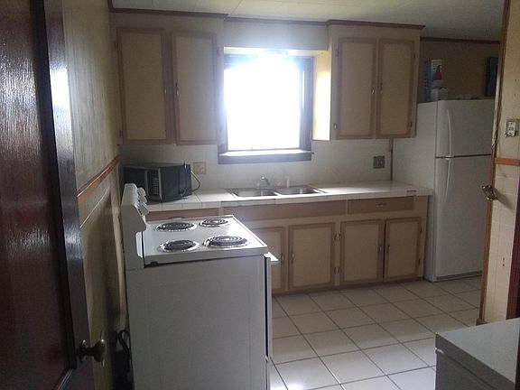 5th image of 2604 Pineview St #A