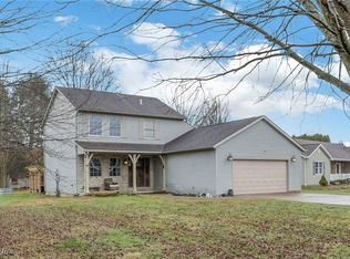 390 Spring Valley Dr, Zanesville, OH 43701