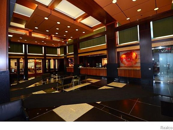 3rd image of 411 S Old Woodward Ave #925-1