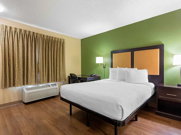 Studio Suite - 1 Queen Bed