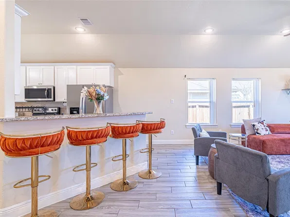 8211 Cannon St, Houston, TX 77051