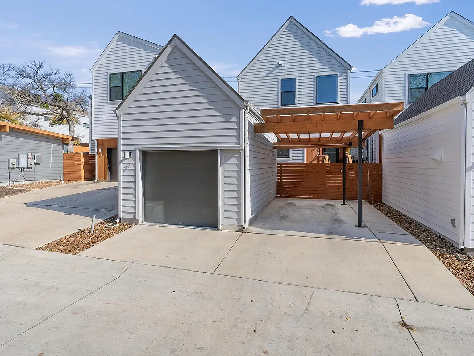 3 bed, 2145 sqft, $4,000 — Photo 2