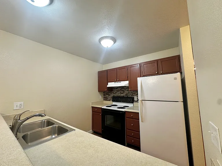 1800 Congress Cir #3 — Photo 1
