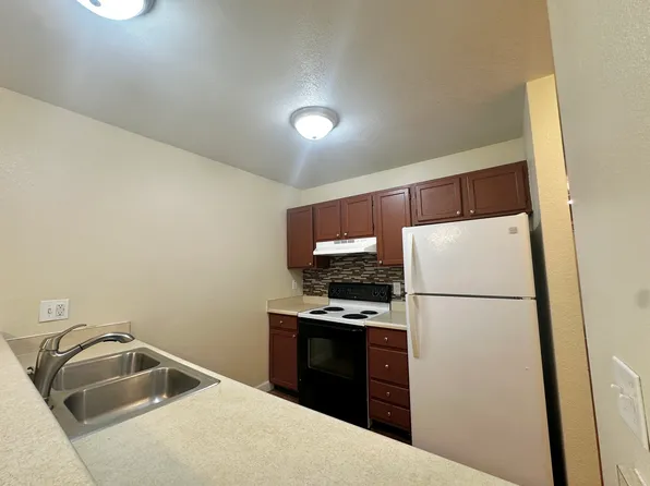 1800 Congress Cir #3, Anchorage, AK 99507