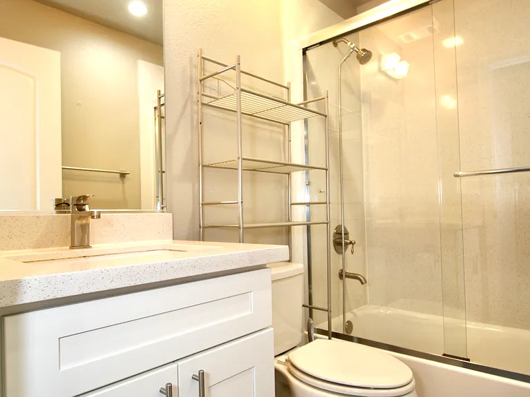 819 Estancia Ct — Photo 28