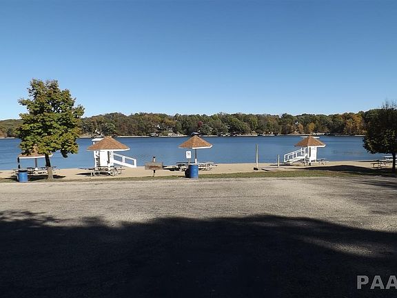 4th image of 363 Clubhouse Dr