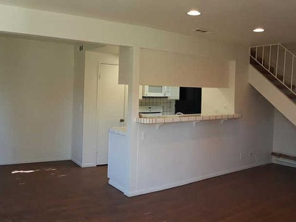 4th image of 2073 N Calle La Sombra #2