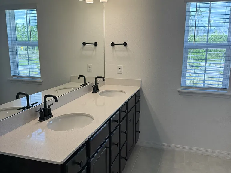 236 Hawthorn Park Cir — Photo 43