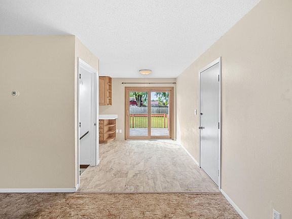 4th image of 628 13th Ave SE