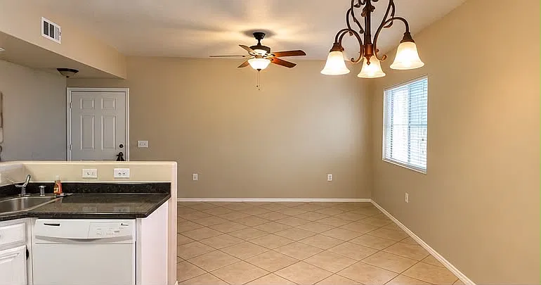 3 bed, 1196 sqft, $1,650 — Photo 1