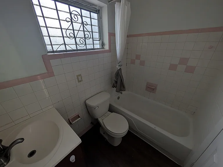 1245 NE 110th St #3 — Photo 8