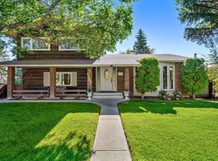 1102 W Lake Christina Way SE, Calgary, AB T2J2R3