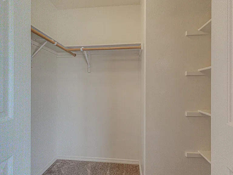 River Walk Apartments — Photo 33