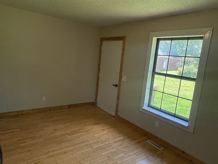 807 N Clark Ave — Photo 11