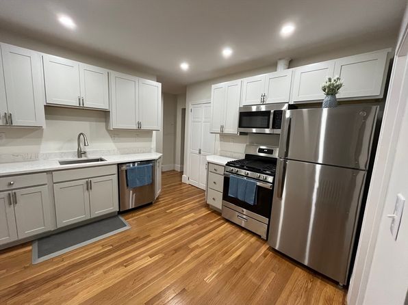1461 Centre St Floor 2