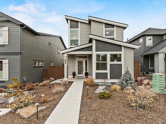2nd image of 20840 SE Sunniberg Ln