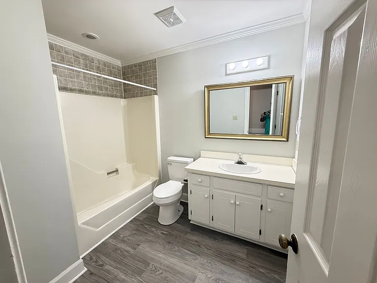 1136 Beechwood Dr — Photo 7