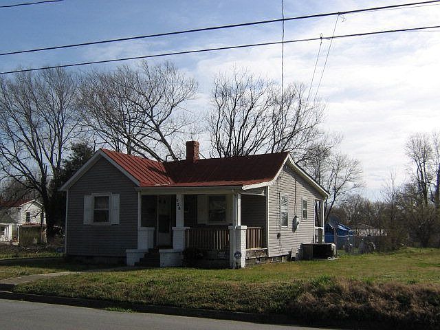 1st image of 726 Halifax St