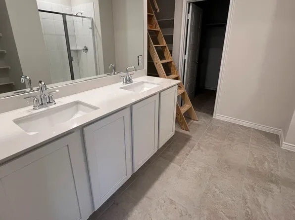 9517 Dugout Dr, Aubrey, TX 76227