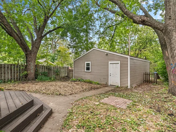 2697 8th Ave E, North Saint Paul, MN 55109