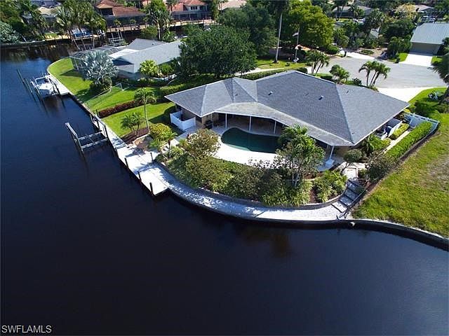 Outstanding Pool Home in Town & River