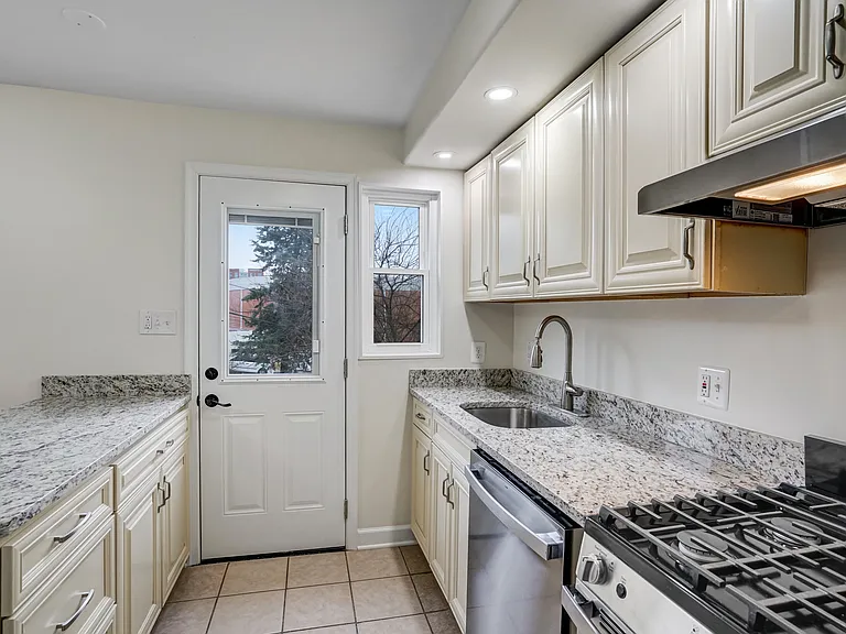 3113 S Fox St — Photo 24