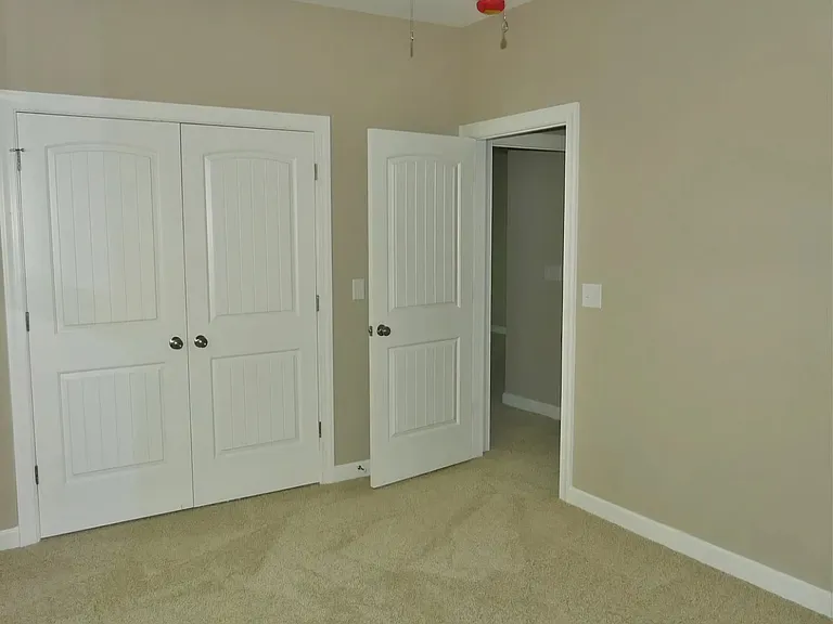 408 Washington St — Photo 6