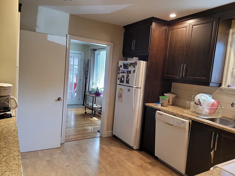 44 Clearview Ave — Photo 12