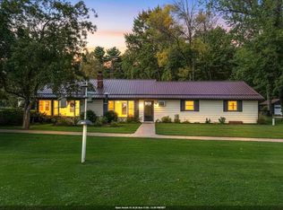 4135 Lade Beach Rd, Little Suamico, WI 54141