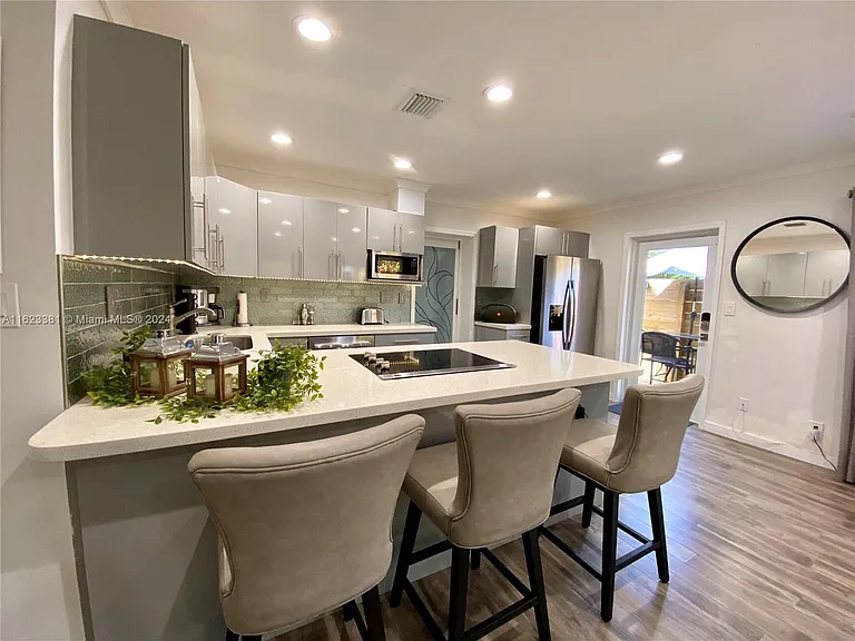 1119 NW 7th Ave — Photo 15
