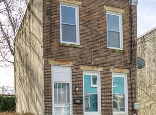 930 Edgley St, Philadelphia, PA 19122