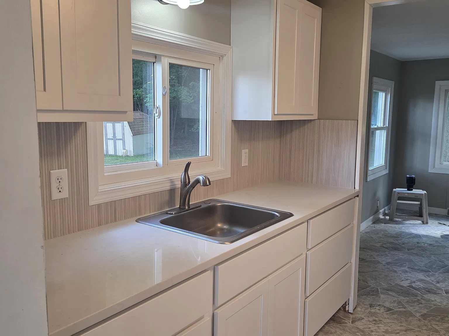 2 bed, 850 sqft, $1,300 — Photo 2