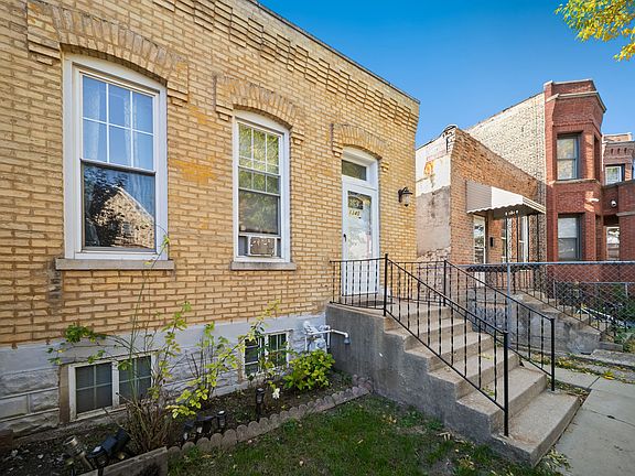 4th image of 1340 N Hamlin Ave