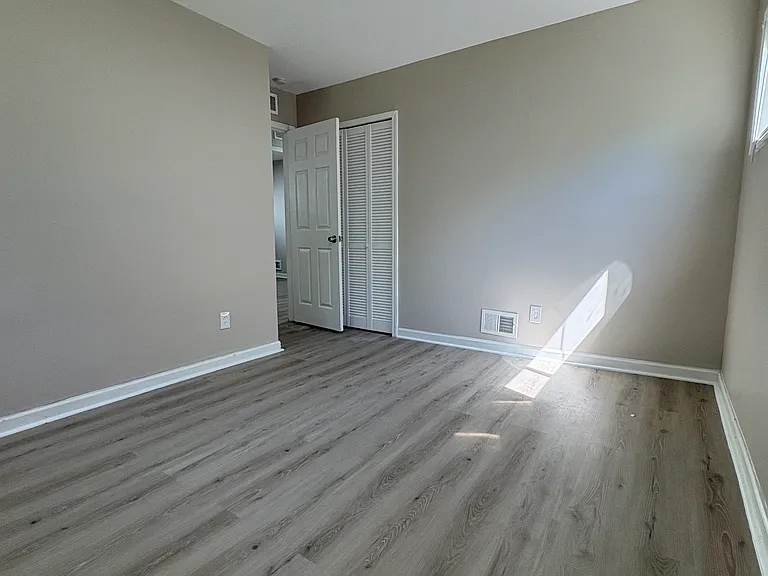 26437 Lehigh St — Photo 14