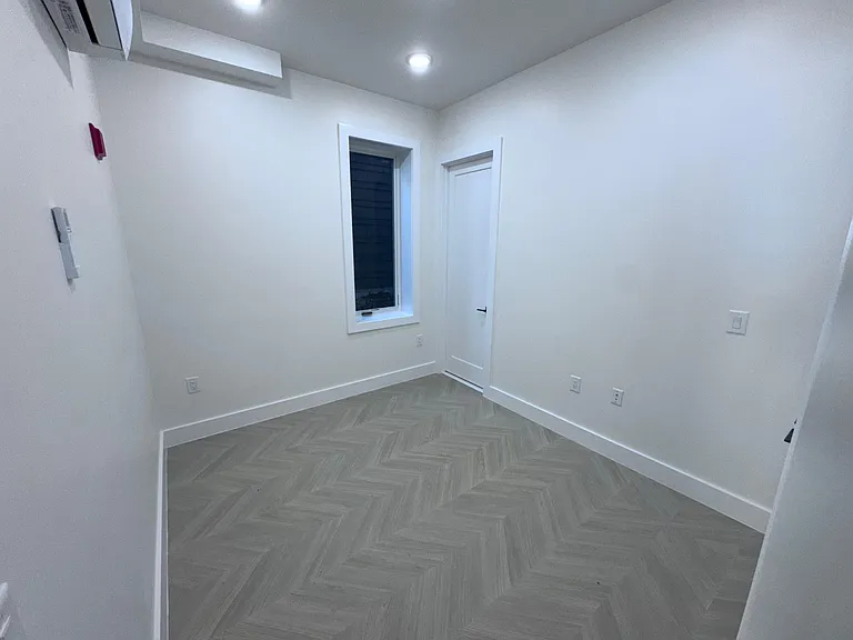 40 Lembeck Ave #105A — Photo 6