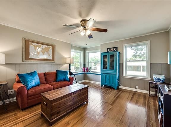 5th image of 1615 Westmount Ave