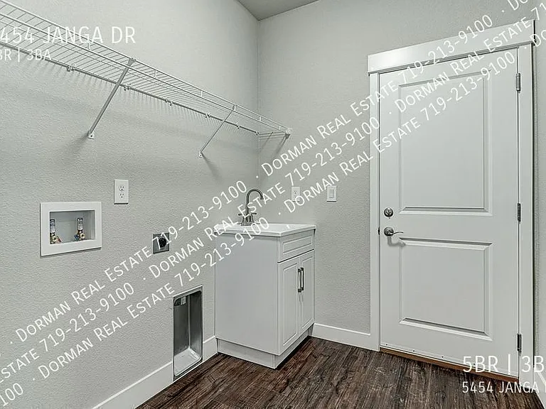 5454 Janga Dr — Photo 32