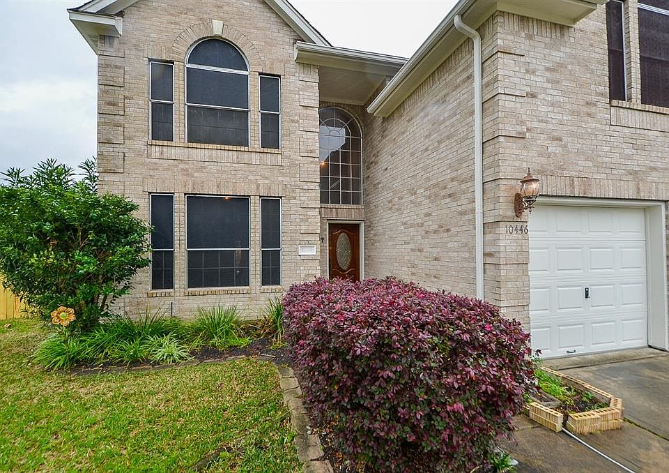 1st image of 10446 N Shadowdale Dr