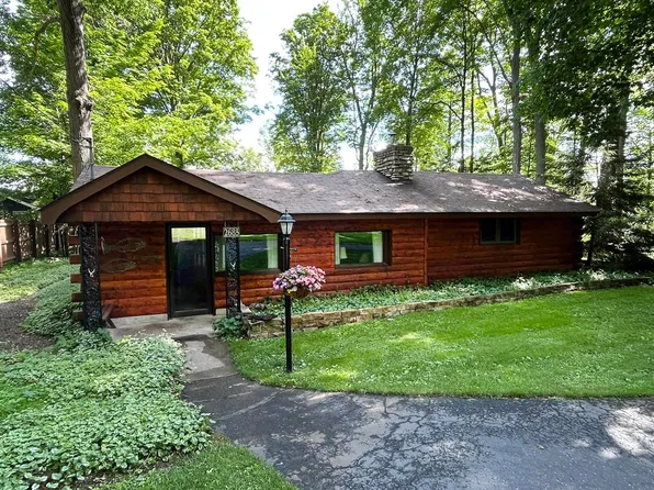 2685 Tonawanda Rd, Grawn, MI 49637